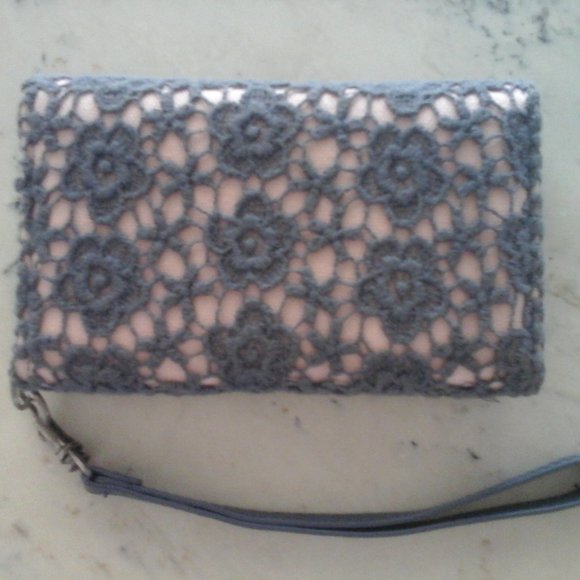 Gray Floral Lace over Pink Wristlet Wallet.  Size  3x5 - Picture 4 of 4